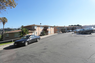 Cienega Village in Los Angeles, CA - Building Photo - Building Photo