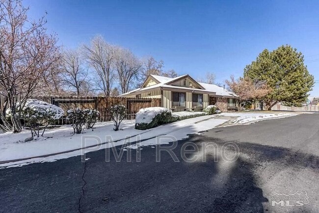 2410 W Plumb Ln in Reno, NV - Building Photo - Building Photo
