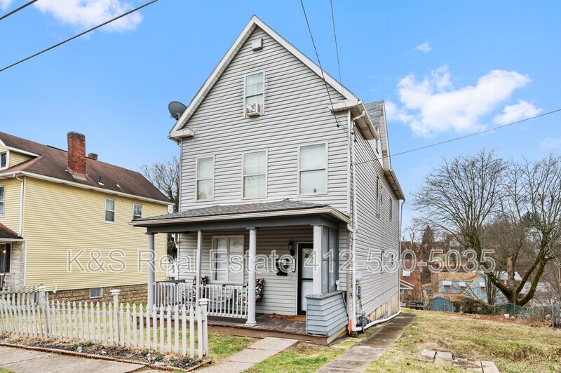 2410 Collins St in McKeesport, PA - Building Photo