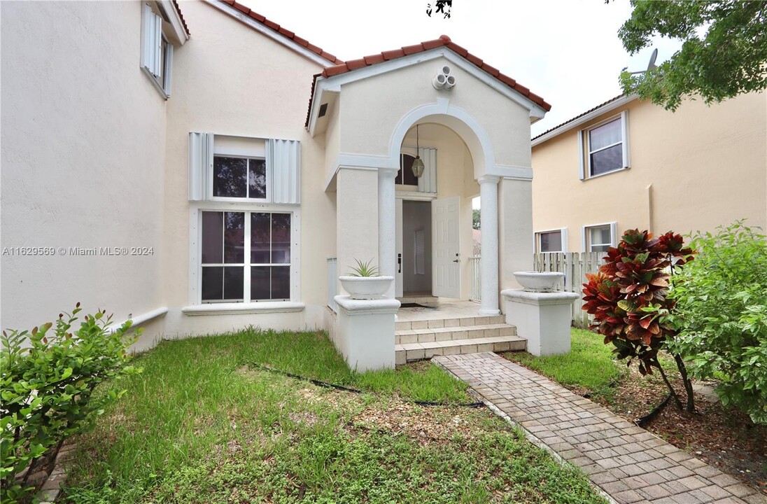 5357 SW 34th Ave in Fort Lauderdale, FL - Building Photo