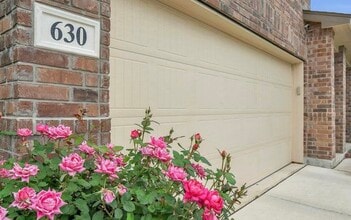 630 Hollimon Pky in San Antonio, TX - Building Photo - Building Photo