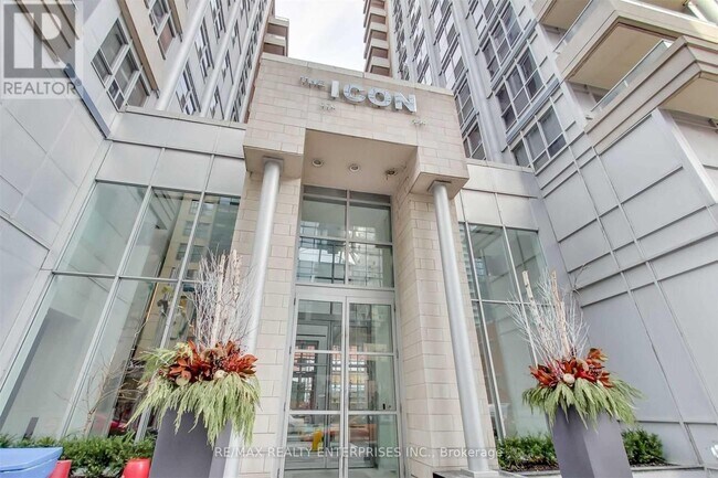 property at 104-270-270 Wellington St W