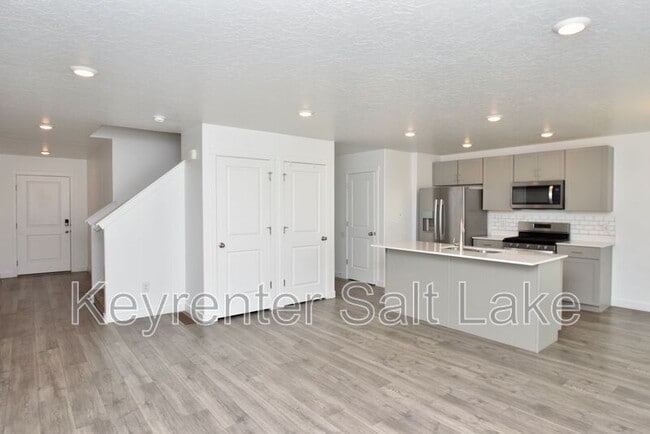 1086 E Pilot St in Saratoga Springs, UT - Building Photo - Building Photo