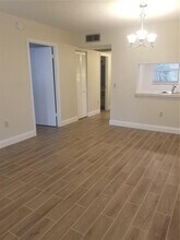 9410 Poinciana Plz, Unit 101 in Davie, FL - Foto de edificio - Building Photo