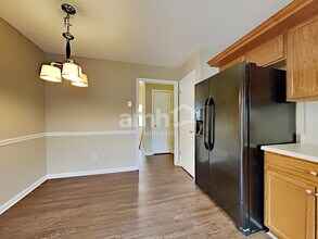 5135 Thorin Oak Cir in Sugar Hill, GA - Foto de edificio - Building Photo