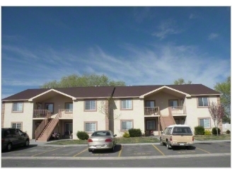 495-497 Coronado Way in Clifton, CO - Foto de edificio