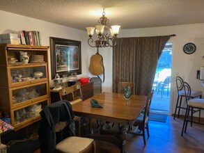 8831 Debra Ave in Los Angeles, CA - Foto de edificio - Building Photo