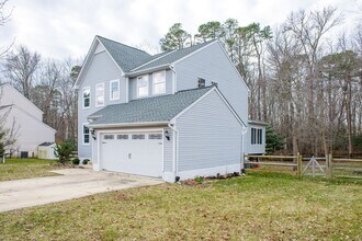 8008 High Oak Rd in Glen Burnie, MD - Foto de edificio - Building Photo