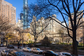 60 Gramercy Park North in New York, NY - Building Photo - Building Photo