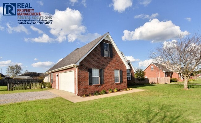 1303 Auldridge Dr in Christiana, TN - Building Photo - Building Photo