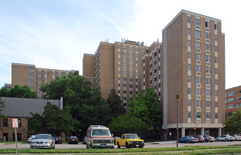 Glenwood Towers in Raleigh, NC - Building Photo - Building Photo