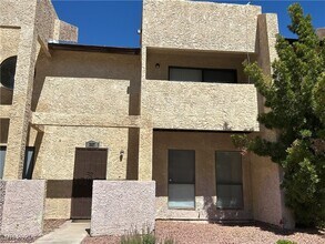3937 S Torrey Pines Dr in Las Vegas, NV - Foto de edificio - Building Photo