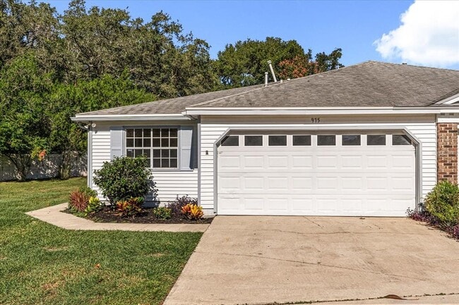 property at 975 Malden Ct