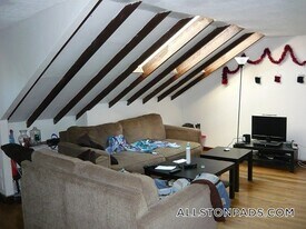 26 Greylock Rd in Boston, MA - Building Photo