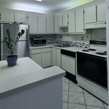 4760 NW 102nd Ave in Doral, FL - Building Photo - Building Photo
