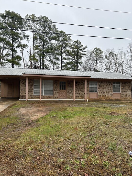 303 Hickory St in Jonesboro, LA - Building Photo