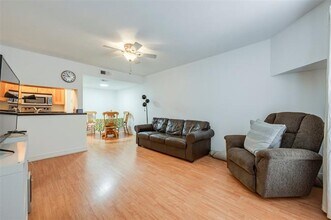 4327 Holland Ave in Dallas, TX - Building Photo - Building Photo