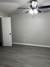 910 7th St N in Texas City, TX - Foto de edificio - Building Photo