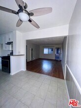 6610 Whitsett Ave in Los Angeles, CA - Building Photo - Building Photo