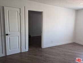 310 S Kenmore Ave in Los Angeles, CA - Building Photo - Building Photo