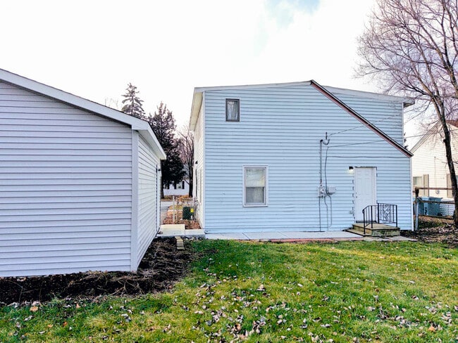 1816 Kelly Ave in Crest Hill, IL - Building Photo - Building Photo