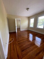 324 Goffe St, Unit 4