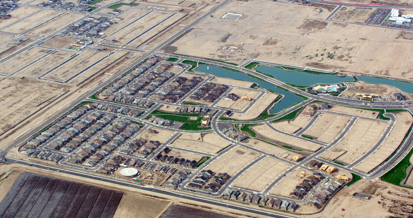 Groves at Barney Farms in Queen Creek, AZ - Building Photo