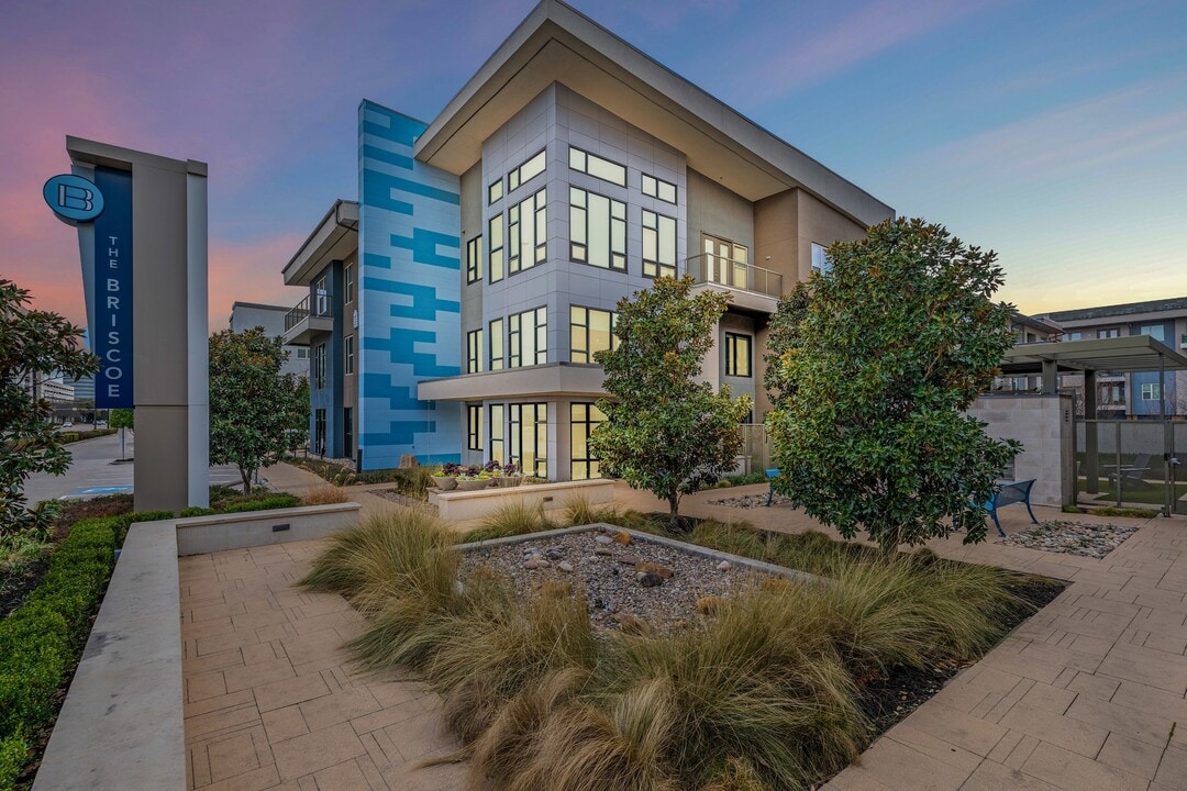 The Briscoe in Dallas, TX - Foto de edificio