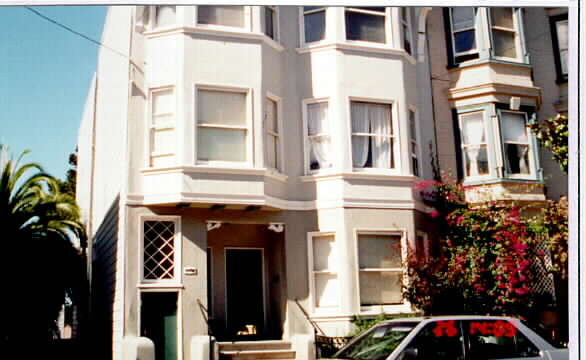 260 Carl St in San Francisco, CA - Building Photo