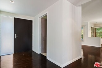 13202 Dobbins Pl in Los Angeles, CA - Building Photo - Building Photo