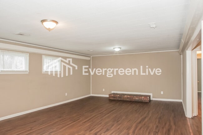 1004 8th Ave SW in Decatur, AL - Foto de edificio - Building Photo