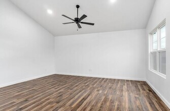 157 Sky View Meadow Dr in Crossville, TN - Foto de edificio - Building Photo