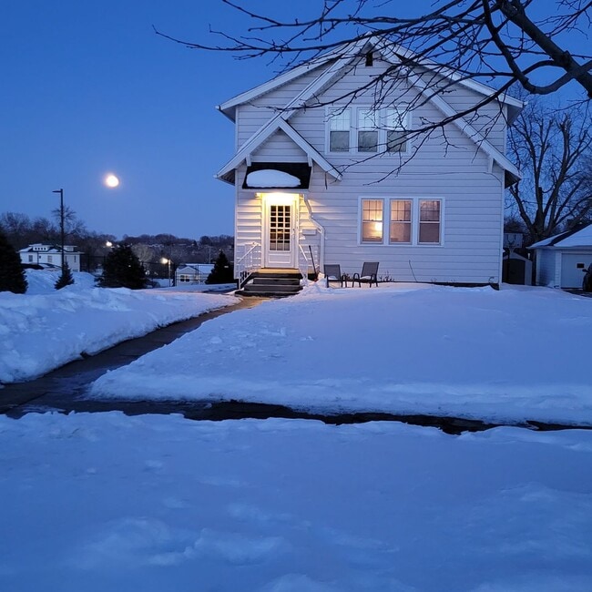 property at 2922 Jones St