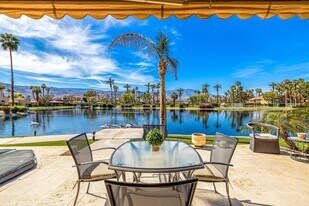 142 Lakeshore Dr in Rancho Mirage, CA - Building Photo