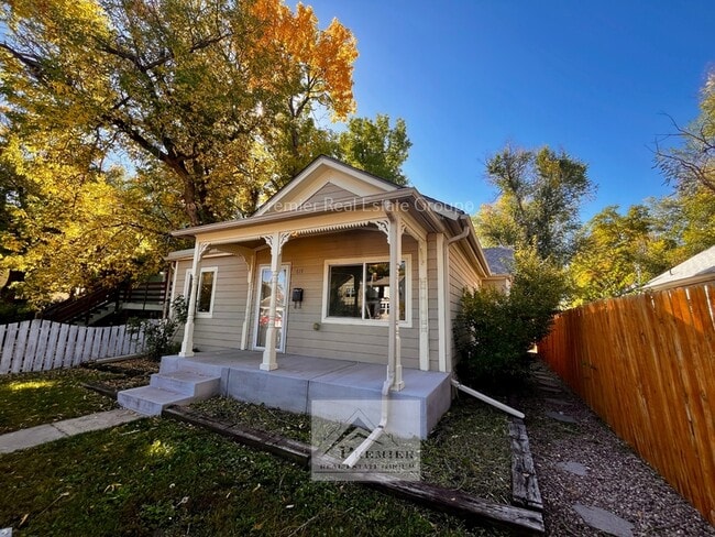 619 E Monument St in Colorado Springs, CO - Building Photo - Building Photo