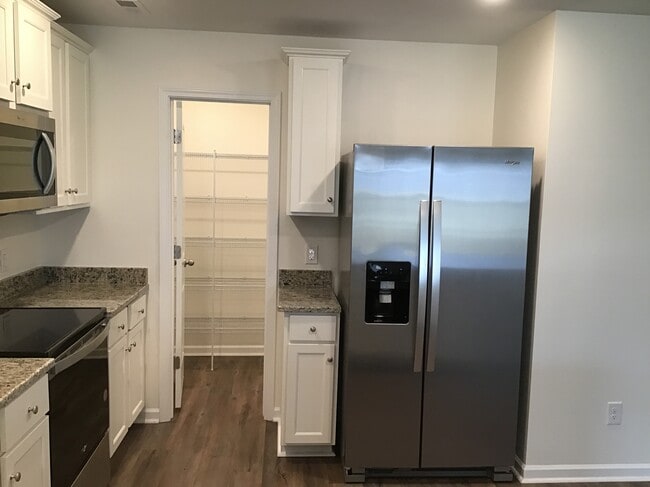 1220 Dogwood Neck Dr in Navassa, NC - Foto de edificio - Building Photo