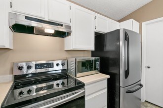 18334 W 58th Pl in Golden, CO - Building Photo - Building Photo