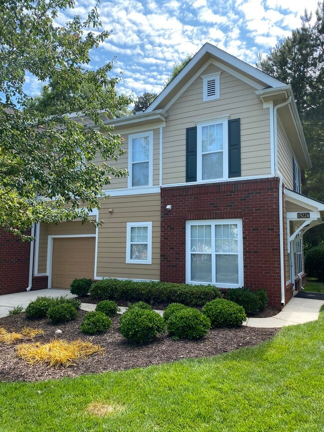 property at 15224 Coventry Ct Ln