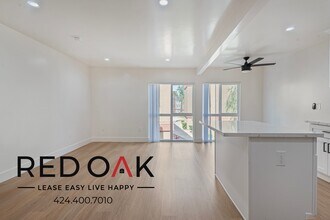 17830 Sherman Way in Los Angeles, CA - Building Photo - Building Photo