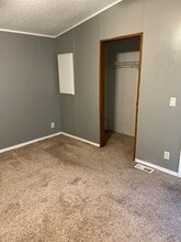404 Maple Ct in Manhattan, KS - Building Photo - Building Photo