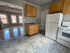 4031 W Melrose St, Unit 3N in Chicago, IL - Building Photo - Building Photo