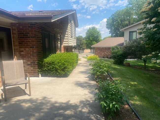 property at 9720 Cimarron Cir