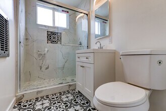 6065 Pickford Pl in Los Angeles, CA - Building Photo - Building Photo