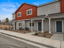 1641 Icelandic Wy in Reno, NV - Building Photo