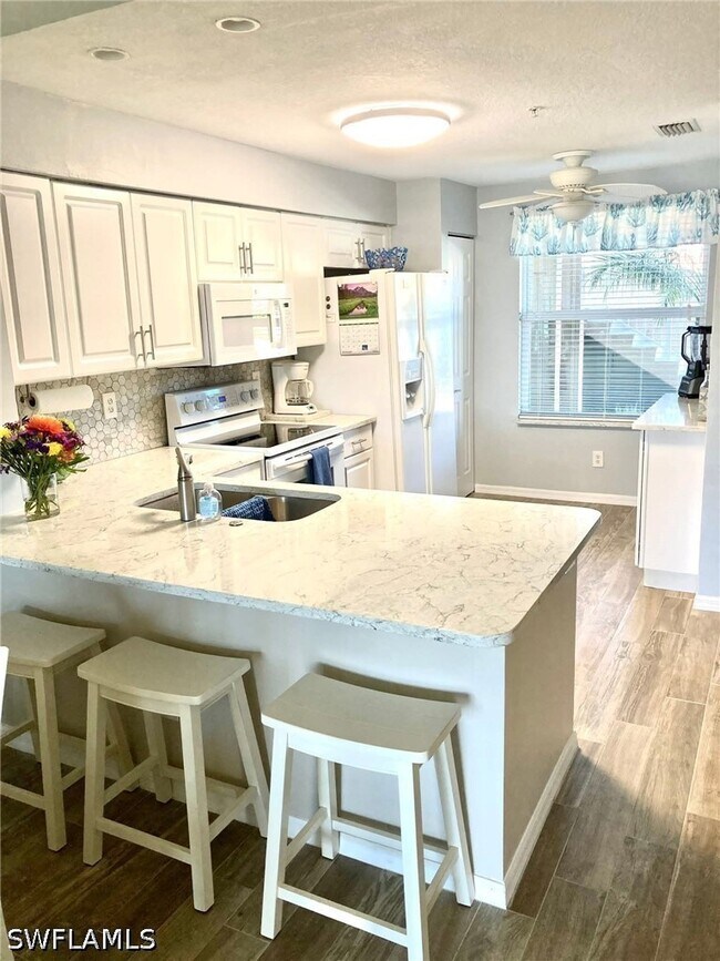property at 6750 Huntington Lakes Cir