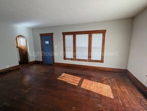 449 24th St N in Springfield, MI - Building Photo - Building Photo