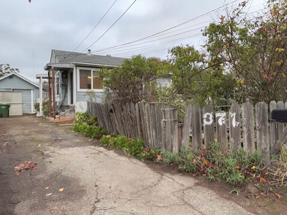 371 26th Ave in Santa Cruz, CA - Building Photo