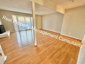 3327 Bridge Manor Dr in Kansas City, MO - Building Photo - Building Photo