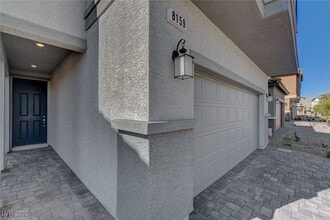 8159 Guadiano Ave in Las Vegas, NV - Foto de edificio - Building Photo