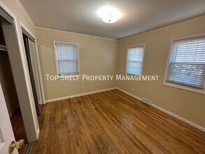 928 19th St in West Des Moines, IA - Building Photo - Building Photo